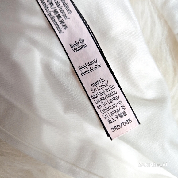 Victoria's Secret | Body By Victoria Front Close Lined Demi White 38D - Picture 9 of 11